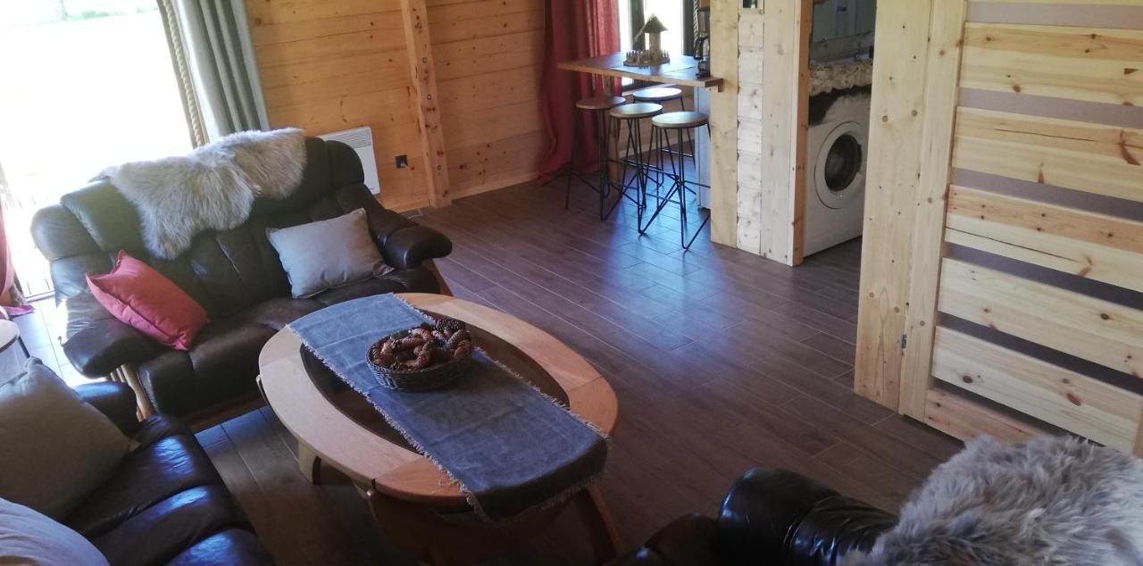 Woodorf Drewnem Uslane - Domki Z Bala Nad Rzeka Slupia Wsrod Pol I Lasow Z Chata Grillowa, Ogniskiem I Placami Zabaw Dla Dzieci Ustka Esterno foto