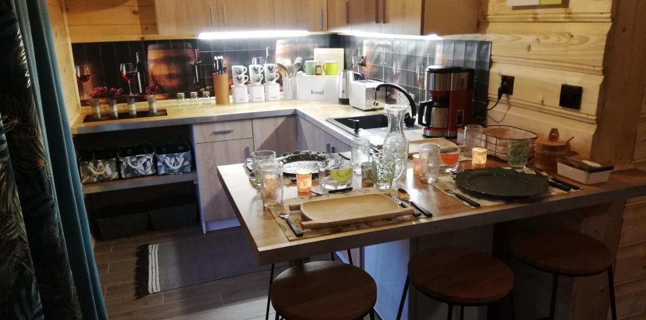 Woodorf Drewnem Uslane - Domki Z Bala Nad Rzeka Slupia Wsrod Pol I Lasow Z Chata Grillowa, Ogniskiem I Placami Zabaw Dla Dzieci Ustka Esterno foto