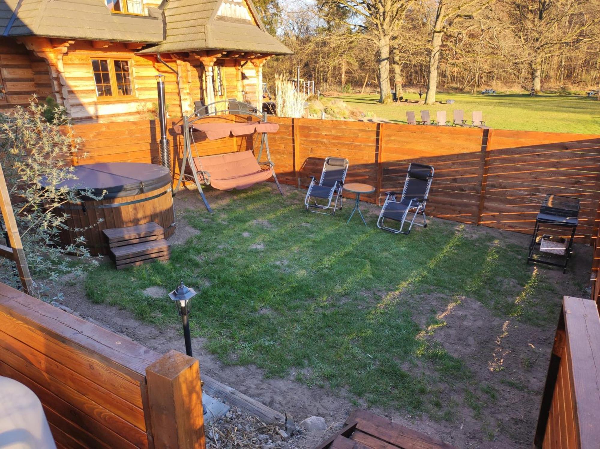 Woodorf Drewnem Uslane - Domki Z Bala Nad Rzeka Slupia Wsrod Pol I Lasow Z Chata Grillowa, Ogniskiem I Placami Zabaw Dla Dzieci Ustka Esterno foto